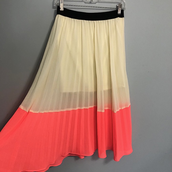 Lush Dresses & Skirts - EUC! Lush Pleaded Color Block Skirt Size Medium